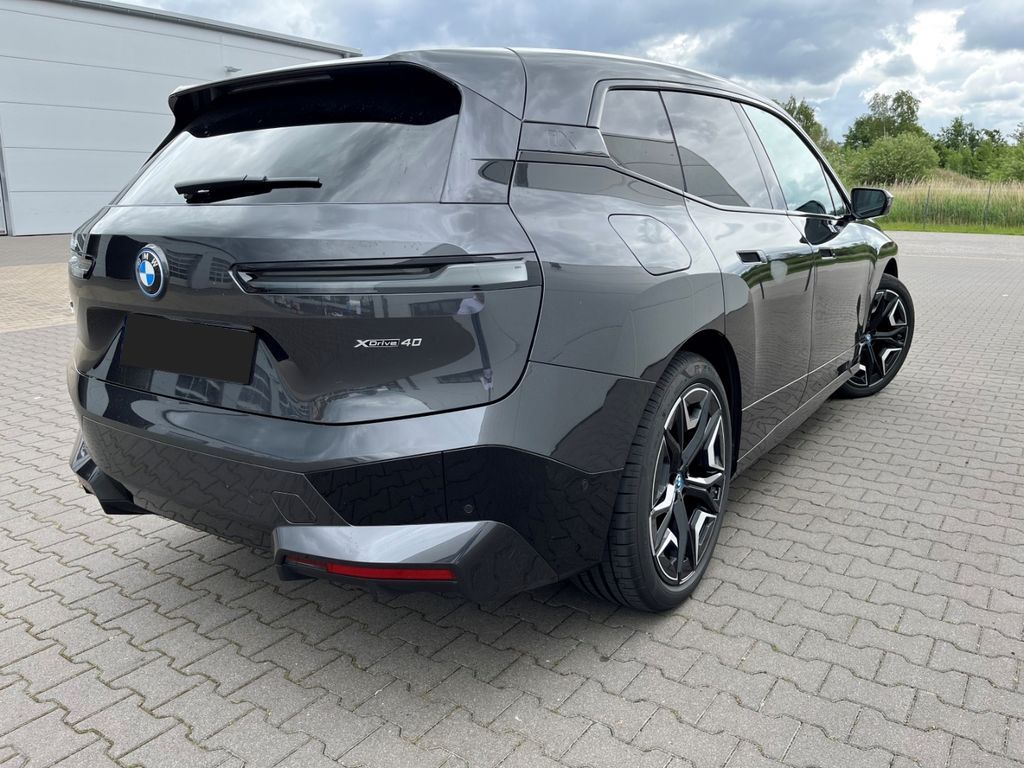 BMW iX 40 xDrive | předváděcí auto | skladem | elektromotor | super cena | online nákup | online prodej | autoibuy.com